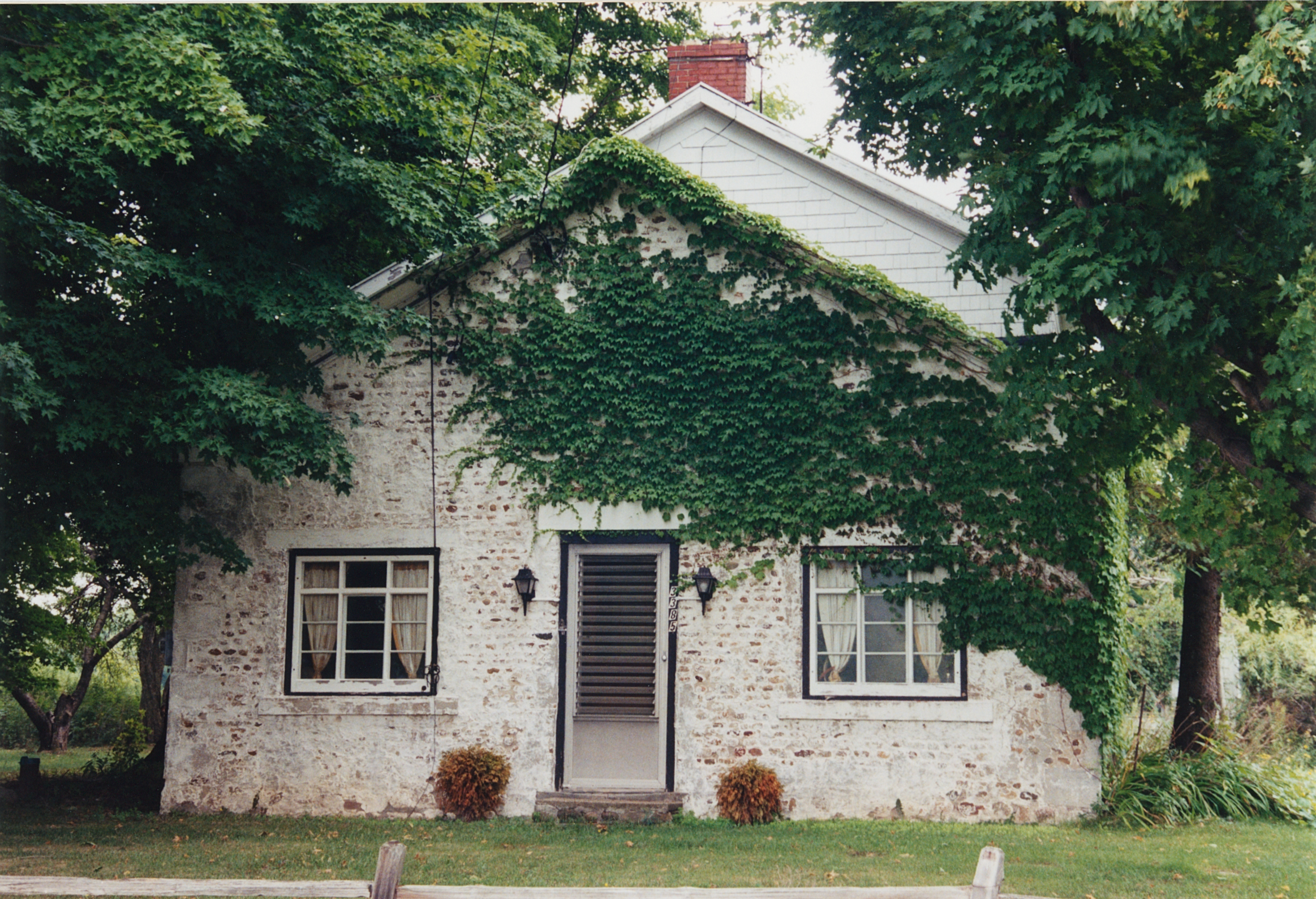 Ale-3 3885 Dodgeson Rd 1